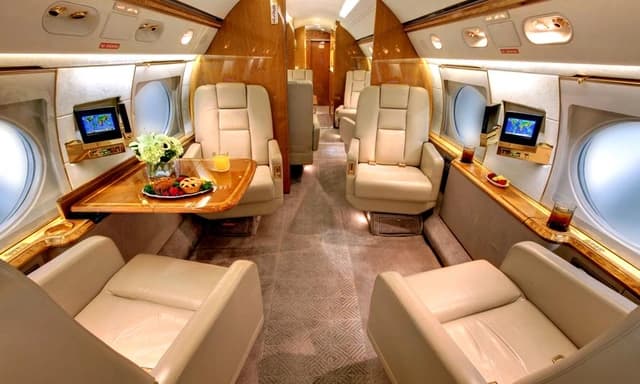 Gulfstream V N709AA photo 3