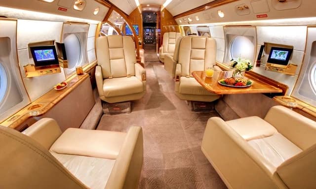 Gulfstream V N709AA photo 4