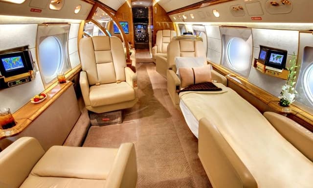 Gulfstream V N709AA photo 5