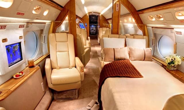 Gulfstream V N709AA photo 6
