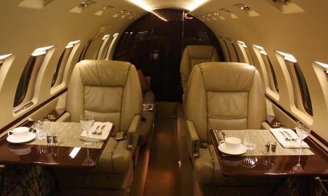 Hawker 1000 N261PA photo 2