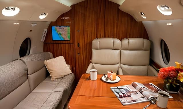 Gulfstream G200 N127EB photo 3