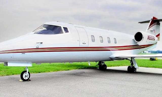 Learjet 55 N551RA