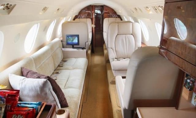 Falcon 20F N239CD photo 2