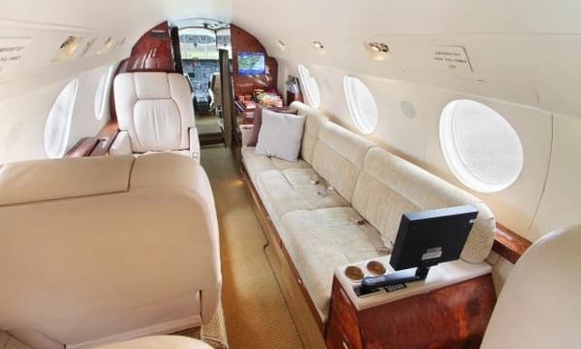 Falcon 20F N239CD photo 4