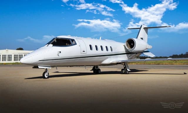 Learjet 60 N906TR