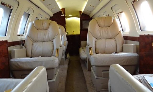 Hawker 700A N109BG photo 2