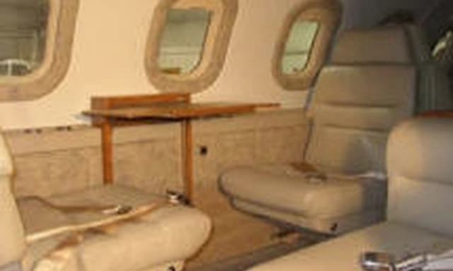 Learjet 35 N882SC photo 2