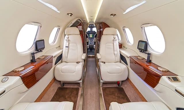 Embraer Phenom 300 N329MC photo 2