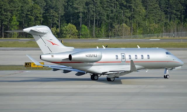 Challenger 350 N351VJ