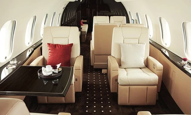 Global 5000 N501VJ photo 2