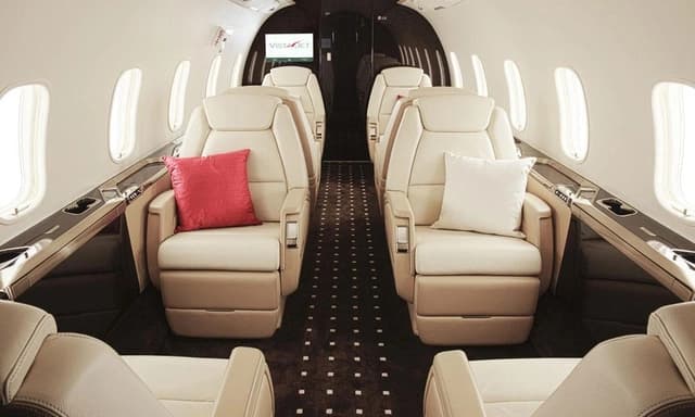 Challenger 350 N357VJ photo 2