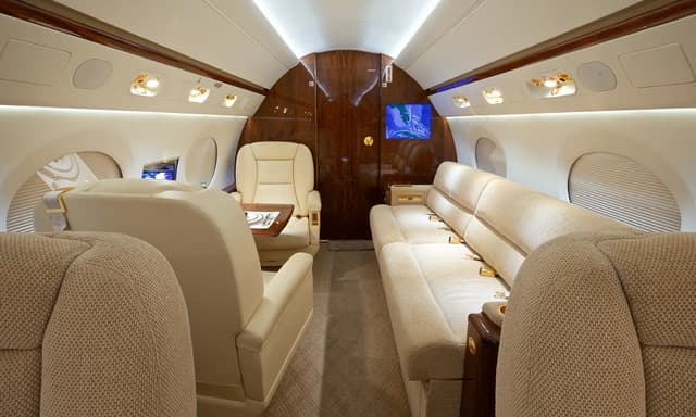 Gulfstream G550 N768JJ photo 4