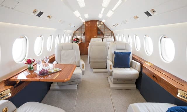 Falcon 2000EX N909MM photo 2