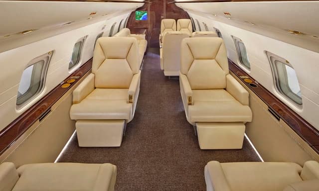 Challenger 604 N650HJ photo 5