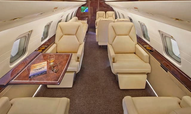 Challenger 604 N650HJ photo 4