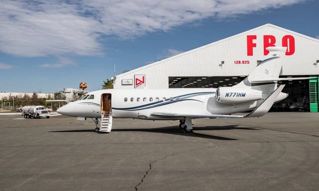 Falcon 2000EX N771HM