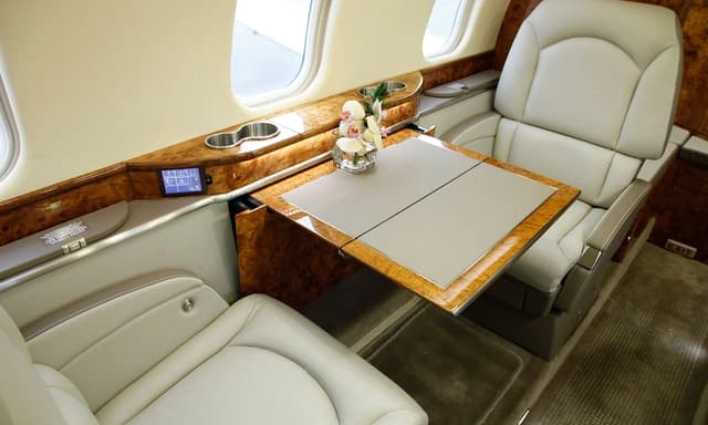 Learjet 60 N74HT photo 4