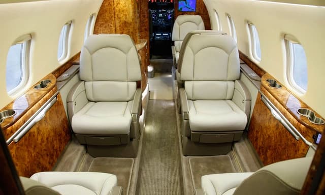 Learjet 60 N74HT photo 2