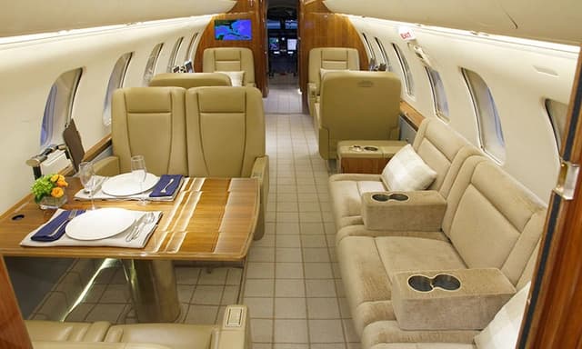 Challenger 605 N605JP photo 6