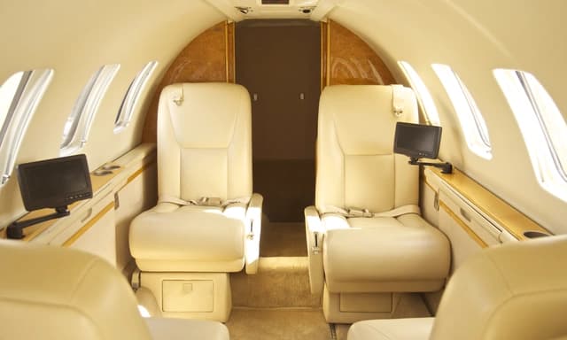 Cessna Citation Ultra N777WY photo 3