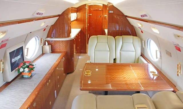 Gulfstream G550 N269WR photo 3