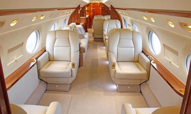Gulfstream G550 N269WR photo 4