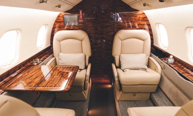 Learjet 60 N198HB photo 2