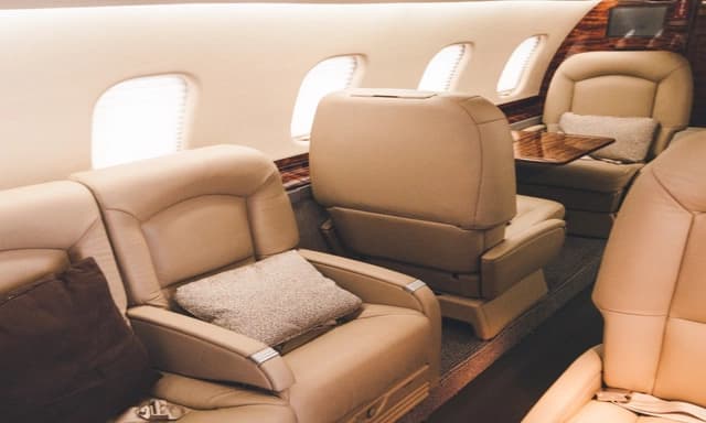Learjet 60 N198HB photo 3