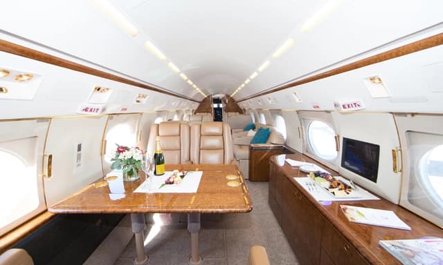 Gulfstream IV-SP N889CG photo 2