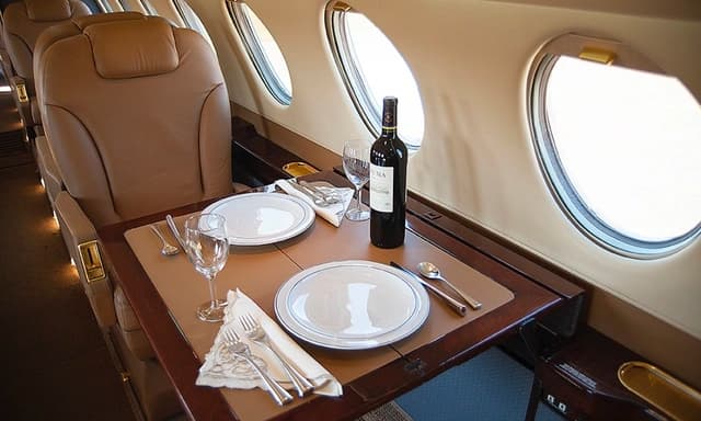 Falcon 50 N290MX photo 3