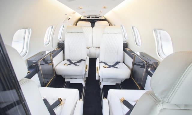 Learjet 35A N81RA photo 2