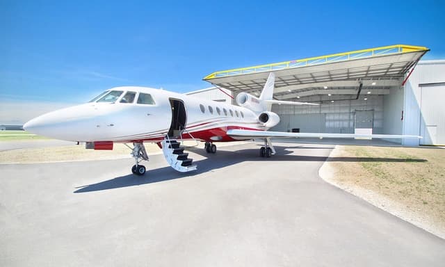 Falcon 50 N850RA