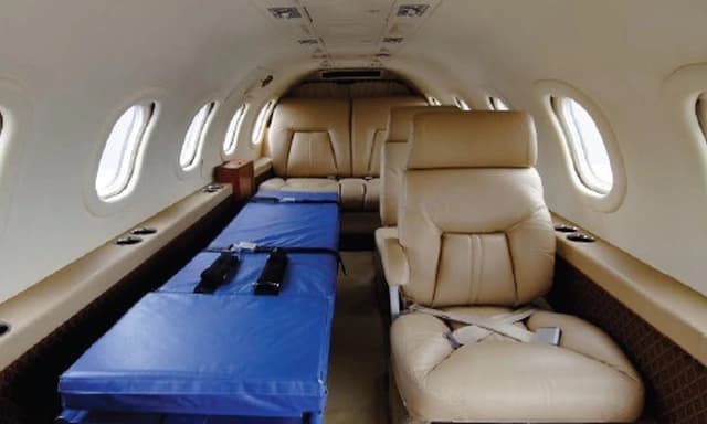 Learjet 31 N744N photo 2