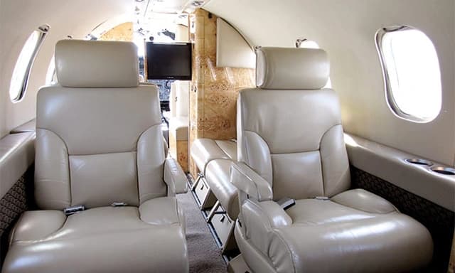 Learjet 35A N269JR photo 2