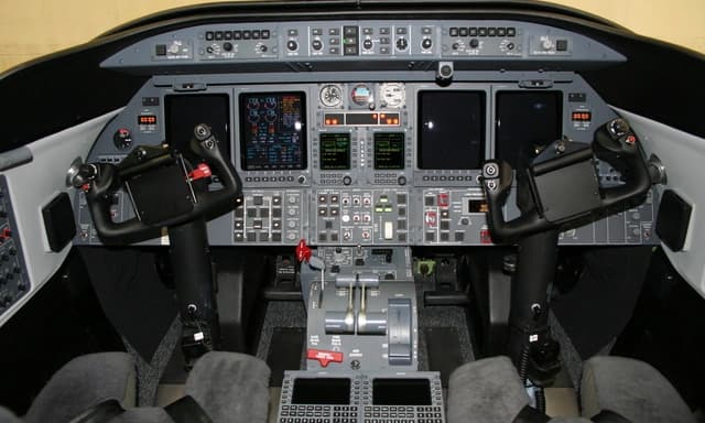 Learjet 45 N145MW photo 3