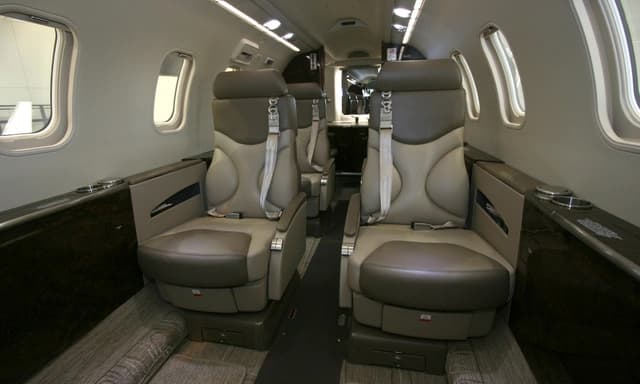 Learjet 45 N46MW photo 2