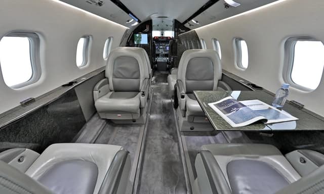Learjet 60XR N405DC photo 2