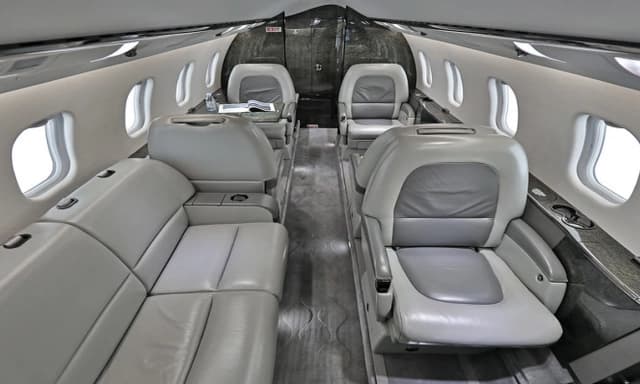 Learjet 60XR N405DC photo 5
