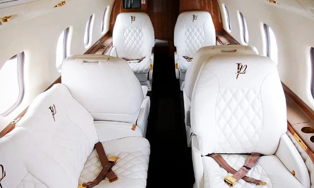 Learjet 60 N906TR photo 2