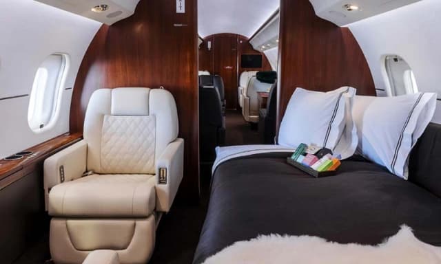 Global Express XRS N624BR photo 2