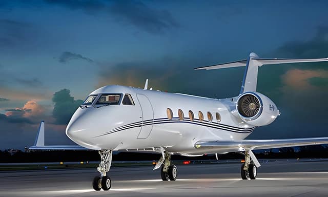 Gulfstream IV-SP N808CF photo 3