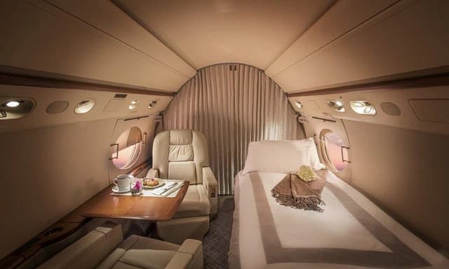 Gulfstream V N619GV photo 3