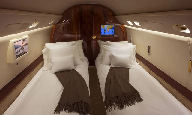 Gulfstream IV N763DB photo 4