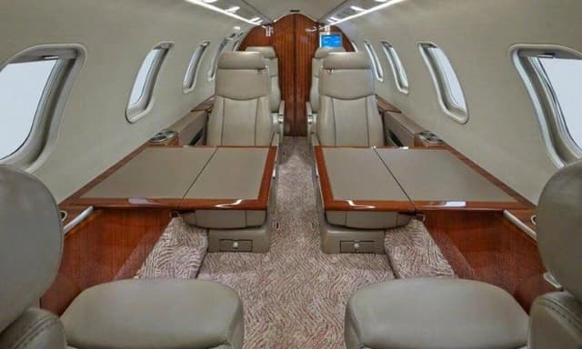 Learjet 40 N40BG photo 2