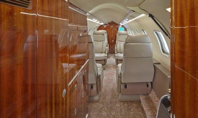 Learjet 40 N40BG photo 3
