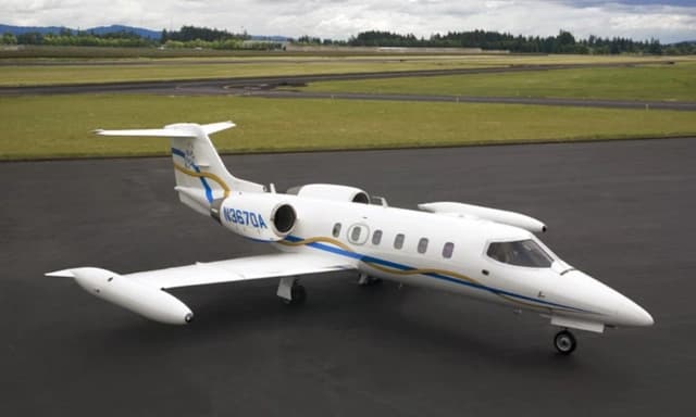 Learjet 35A N367DA photo 3