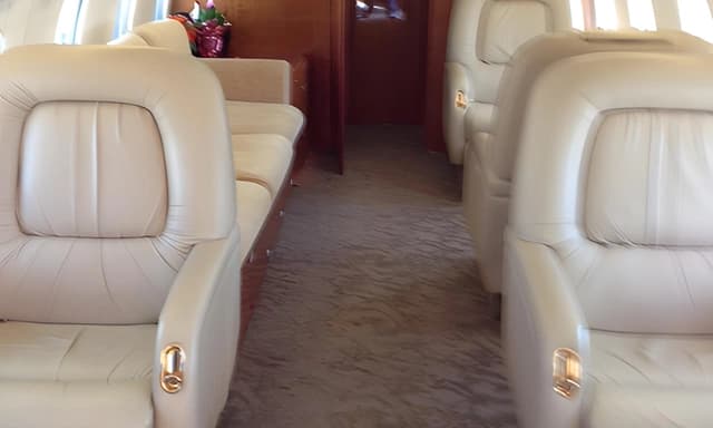 Challenger 604 N604RB photo 2