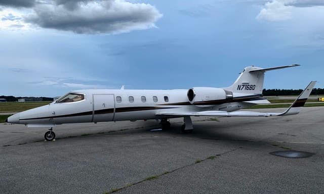 Learjet 31A N76CD