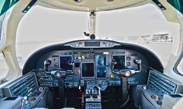 Cessna Citation Ultra N814SH photo 3